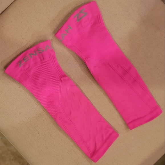 Zensah Compression Sleeves - Picture 2 of 3